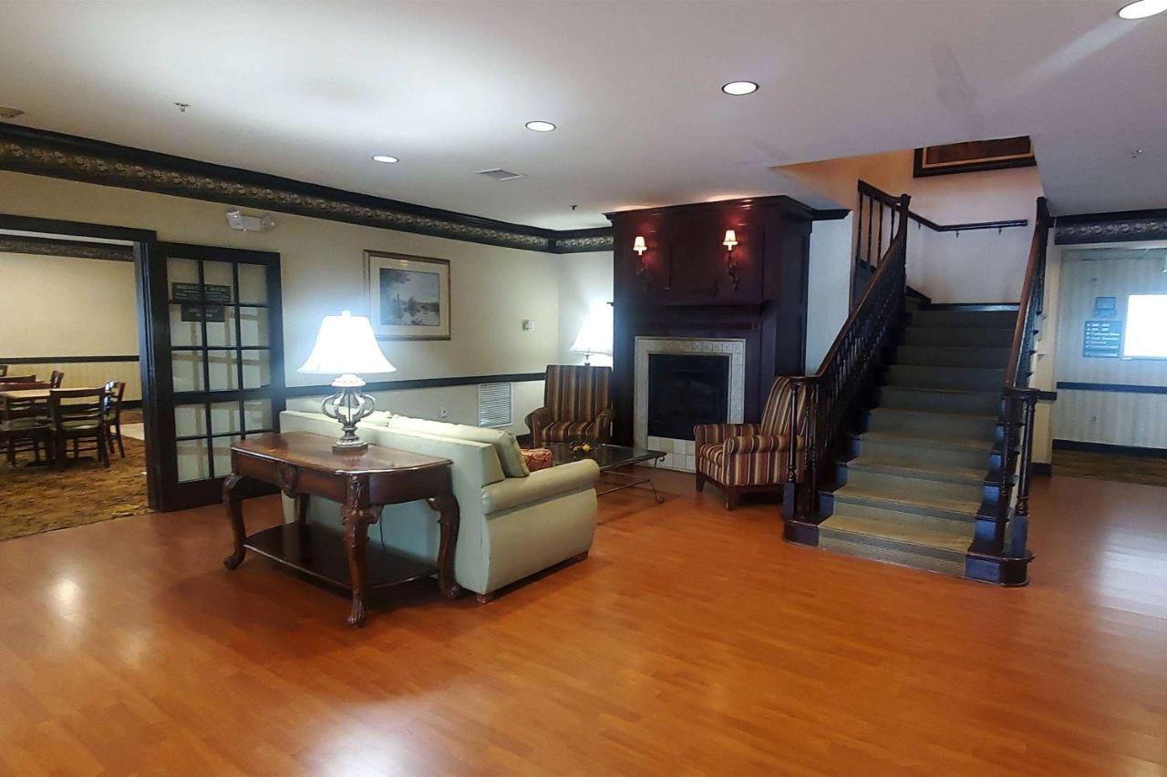 Wingate By Wyndham Youngstown - Austintown Exterior photo