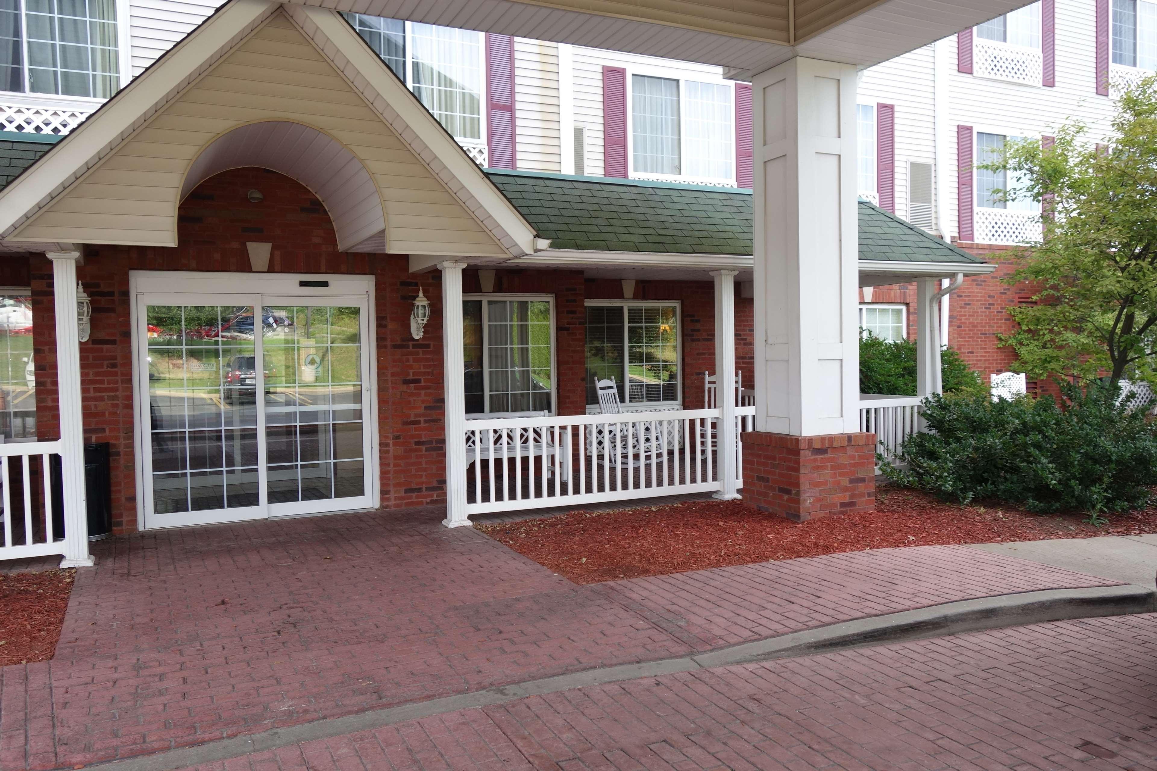 Wingate By Wyndham Youngstown - Austintown Exterior photo