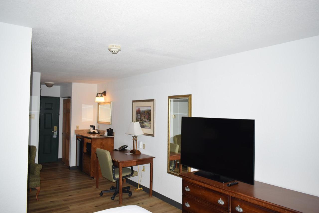 Wingate By Wyndham Youngstown - Austintown Exterior photo